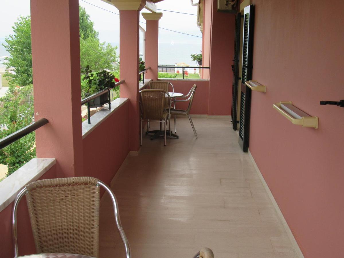 Biscoutsis Apartments & Studios Kavos Exterior photo