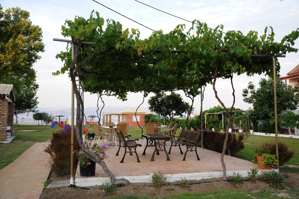 Biscoutsis Apartments & Studios Kavos Exterior photo